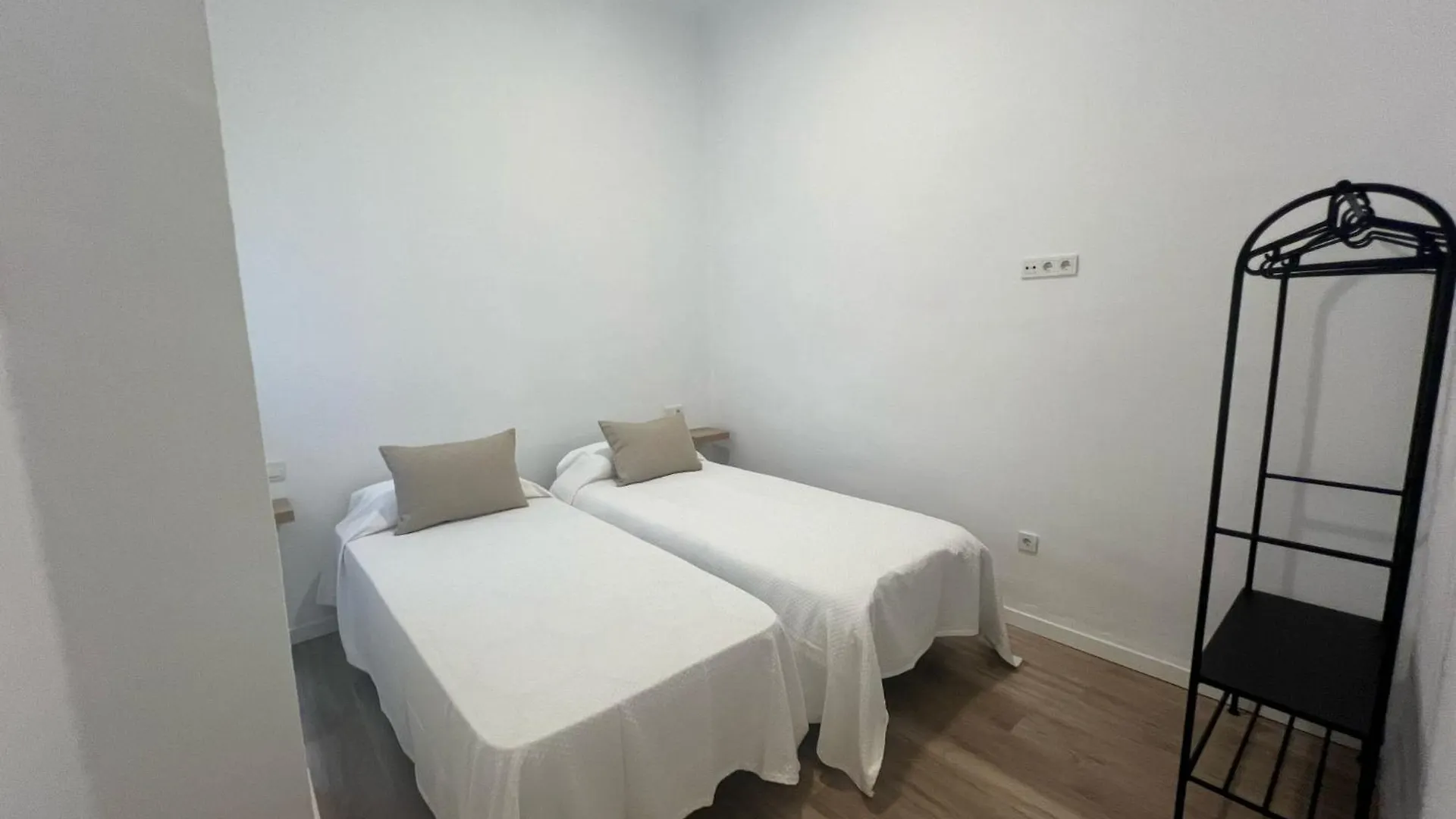 Apto Gran Capitan Center I - Parking Cordoba 0*,  Spain