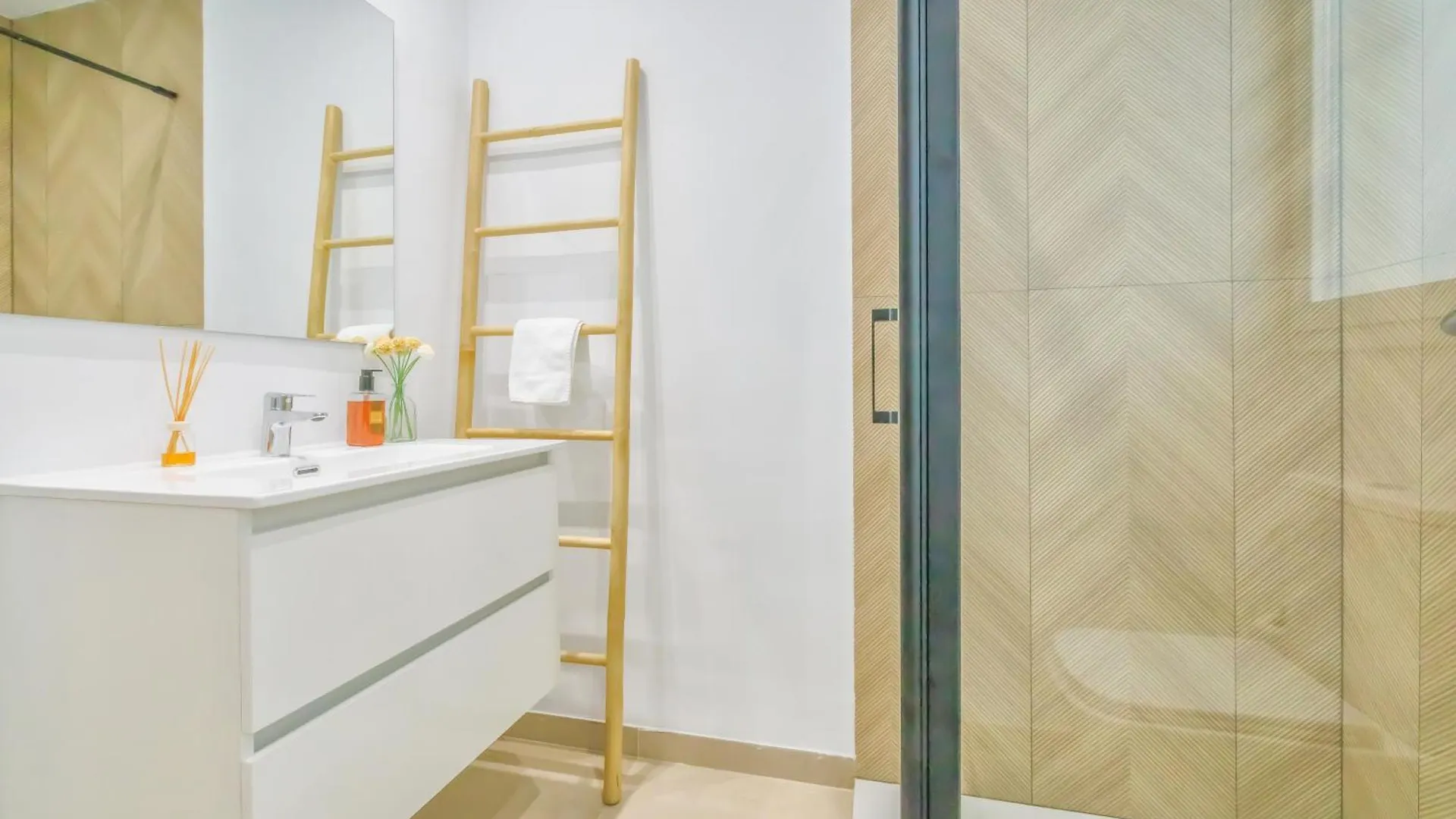 Apartment Apto Gran Capitan Center I - Parking Cordoba